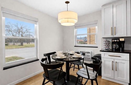 Eastpointe Apartment | New! Luxury 2BR Suite | 20 min to Downtown Detroit