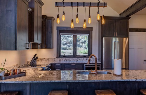 Wapiti House | New Luxury Mountain Modern Cabin Near Yellowstone