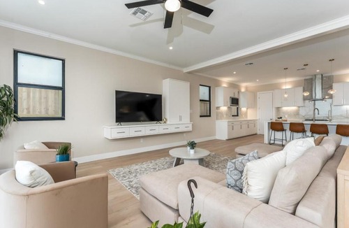 Port Isabel House | NEW Luxury Waterfront Home, With Pool, Sleeps 20