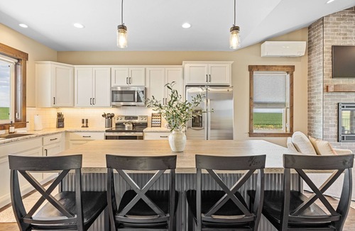 Bozeman Cabin | New! Modern Retreat, Fireplace, Mountain Views, Hike, Fish, Bozeman, Yellowstone