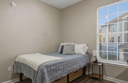 Pembroke Apartment | New Modern Stay Across from UNC-P with Pool & Gym