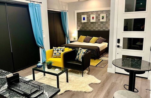 South Mountain Apartment | NEW Modern Studio Unit - perfect for 2!