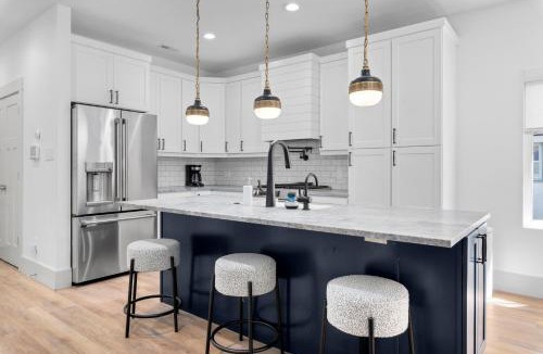 Heber House | New Mountain Retreat with Hot Tub & Putting Green