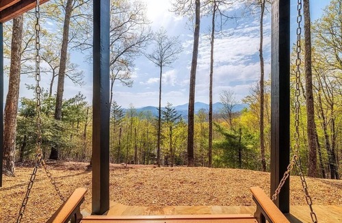Cherry Log House | New! Mtn Views, pool table, fire pit