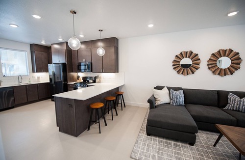 St. George House | New poolside Luxury townhouse in The Lofts