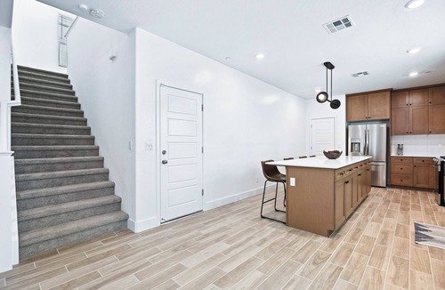 Clovis House | NEW Pristine Copper River Brambles Home - 4bd 3ba