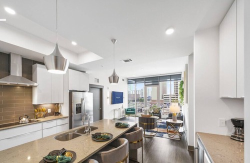 Second Ward Condo | NEW Reluxme | High-Rise Escape 2BD w/King Top Amenities🏙️