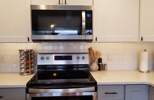 Sandpoint Condo | New Remodel! Lakeside Condo w/Pool, Kayaks, Bikes