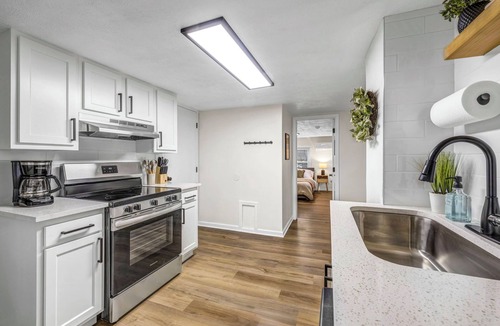 Berea House | New! Renovated 1BR w/King: Modern Comfort