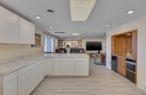 High Point House | NEW! Shalimar Estates - Furniture Market & Downtown by Quantum Suites