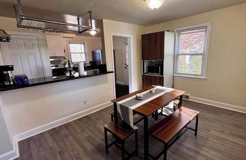 Berwyn House | NEW Spacious 5-bedroom house in College Park near UMD!