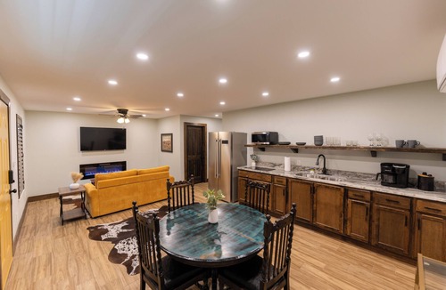 Uvalde Hotel | New Spacious 5 separate hotel suites in charming Uvalde with WiFi, AC.