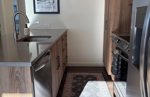 Warm Springs Condo | New & Stylish 2 bedroom condo with great views. Close to downtown & ski lifts