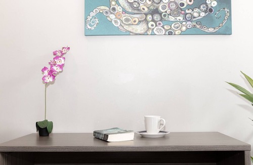 Old Town House | New Sunny Chic Unit 3 Blocks to All. Parking, Cable