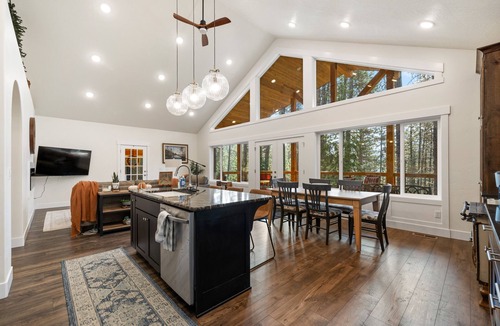 New Meadows House | New - The Missed Place - AC - Trailer Parking - Forested Retreat - Deck - 5 Acres