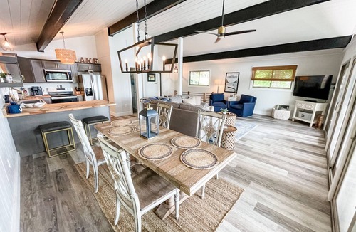 Jamestown Cottage | NEW!The Overlook @ Harbor Springs-2 miles from Jtown Marina! Lake Views+Parking