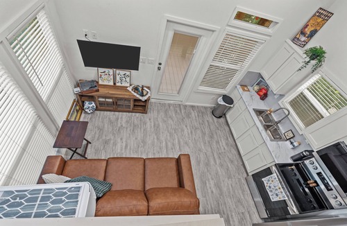 Mineral Wells House | -NEW- Tiny House: Bessie Belle. Close to Rocker B!
