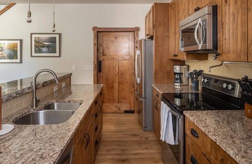 Big Sky Condo | New Townhome in Big Sky Town Center with Private Hot Tub!
