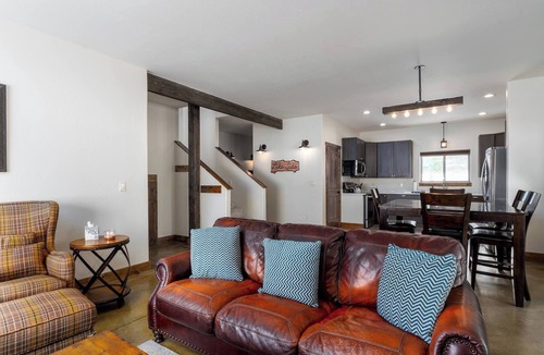 Georgetown House | New townhouse at GTL! Easy winter access!