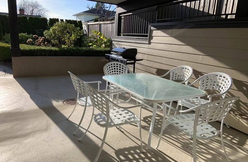 White Rock House | New two-bedroom legal suite with parking
