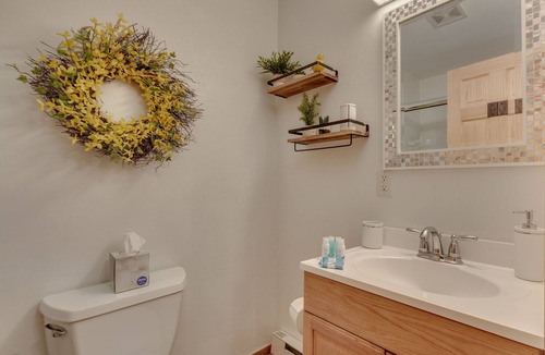 Gardiner Apartment | ~New~ Yellowstone Rock Studio