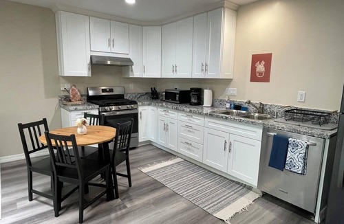 La Crescenta House | Newly built home in La Crescenta-Montrose