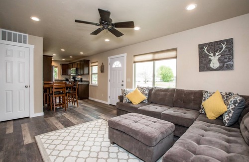 Evergreen House | Newly Remodeled 2BD 1BA Home in Kalispell! Close to Glacier, Whitefish and more.