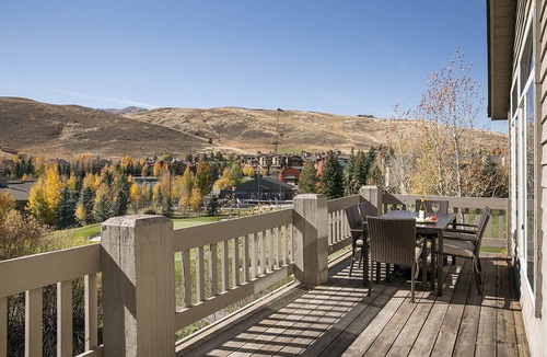 Elkhorn Village House | Newly Remodeled Beautiful Town Home Situated On The Elkhorn Golf Course!