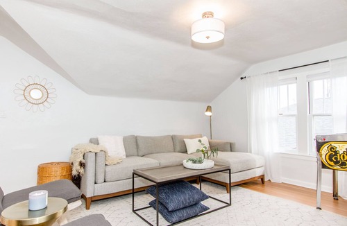 North End Apartment | Newly Remodeled Bungalow One Bedroom One Bath