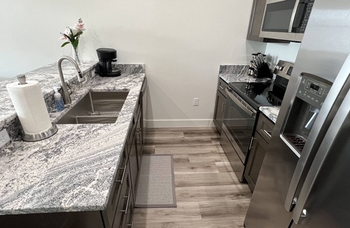Franklin to the Fort Apartment | Newly remodeled, centrally located apartment - Unit B