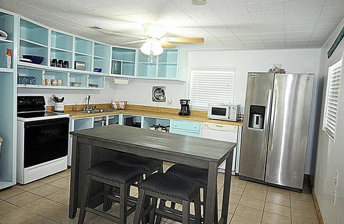 Port Mansfield House | Newly remodeled 2 BR/1BA with 1 King and 2 Twins