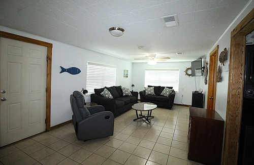 Port Mansfield House | Newly remodeled 2 BR/1BA with 1 King and 2 Twins