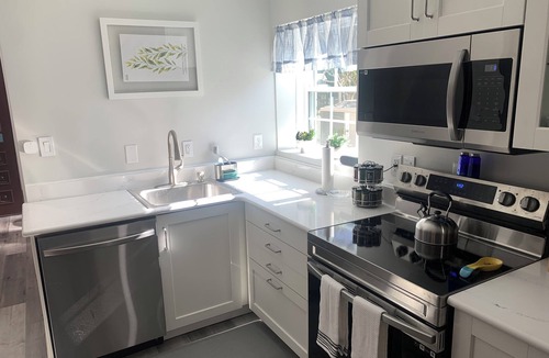 Cotswold Apartment | Newly Renovate One Bedroom Apartment - Garden Terrace Vista in Costwold Area