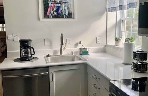 Cotswold Apartment | Newly Renovate One Bedroom Apartment - Garden Terrace Vista in Costwold Area
