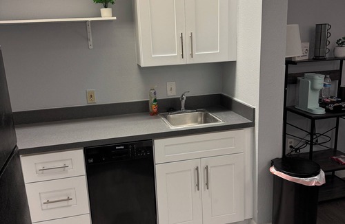 Southwest Orlando Condo | Newly renovated 1-Bedroom Condo Near Universal studios/Orlando, with pool.