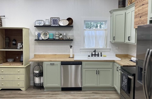 Loris House | Newly renovated farmhouse less than 30 minutes to Myrtle Beach!