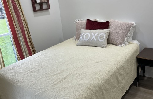 Loris House | Newly renovated farmhouse less than 30 minutes to Myrtle Beach!