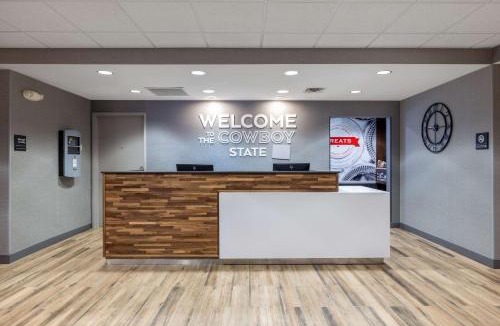 Casper Hotel | Newly Renovated-Hampton Inn & Suites Casper