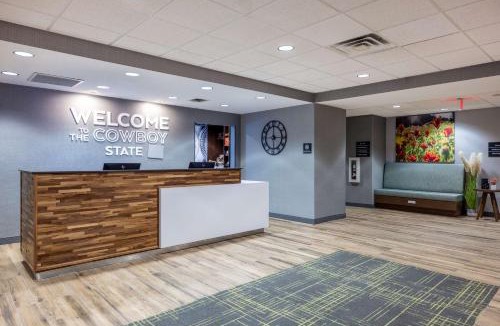 Casper Hotel | Newly Renovated-Hampton Inn & Suites Casper