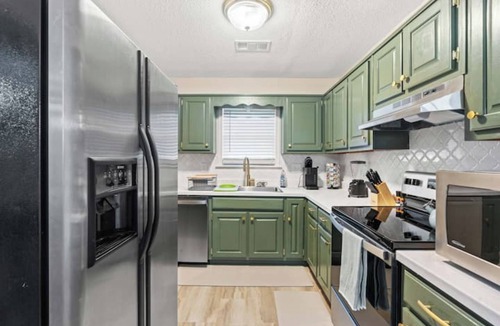 Driver House | Newly Renovated "Home Away From Home" nA spacious, modernized 4-bedroom home.