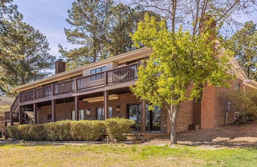 Pinehurst Apartment | Newly Renovated, Modern, Luxurious - 7 beds