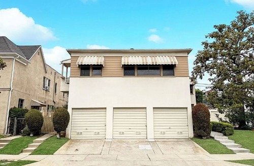 Mid-Wilshire Apartment | Newly Renovated, Quiet 2BR w/Private Garage - Central LA