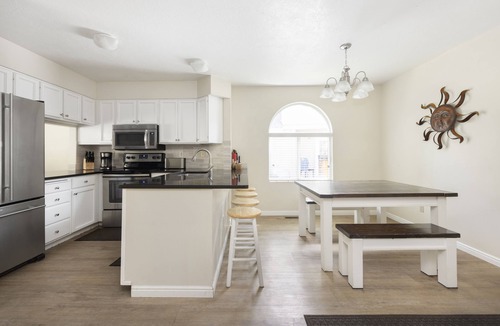 Cottonwood Heights House | Newly Renovated Ski Home with Spa Close to Snowbird/Alta/Solitude/Brighton