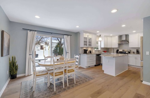 Rochester Hills House | Newly Renovated 5BR/3.5BA w/Hot Tub & Fire Pit