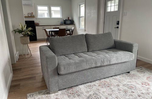 Sioux City House | Newly updated 2 bed, 1 bath in Morningside - Sleeps 6