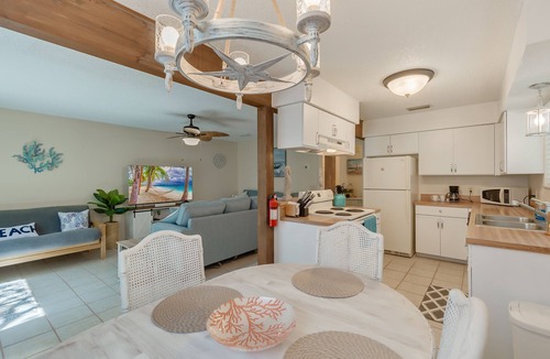 Fernandina Beach House | Newly Updated 2 Bed/1.5 Bath Townhome-3 Minute Walk to Beach-Best Deal Around!
