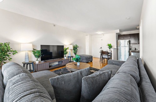 North Brookline Apartment | Nice 2bd/1.5ba near BU 8346