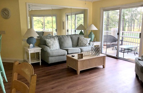Calabash Apartment | Nice apartment with golf course view in prestigious Brunswick Golf. Fits 4.