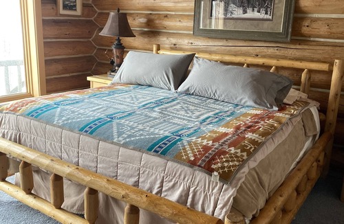 East Glacier Park Village Cabin | nnGreyWood… Awe Inspiring Authentic Log Home in East Glacier Park!