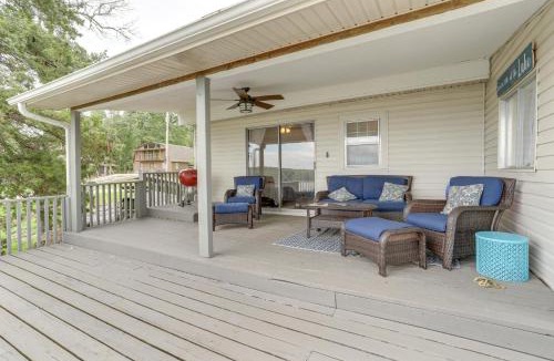 Henderson House | Norfork Lake Views Home with Deck in Henderson